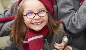 ��Ӣ��Сѧ���׶������ĵľ�ӢŮУ